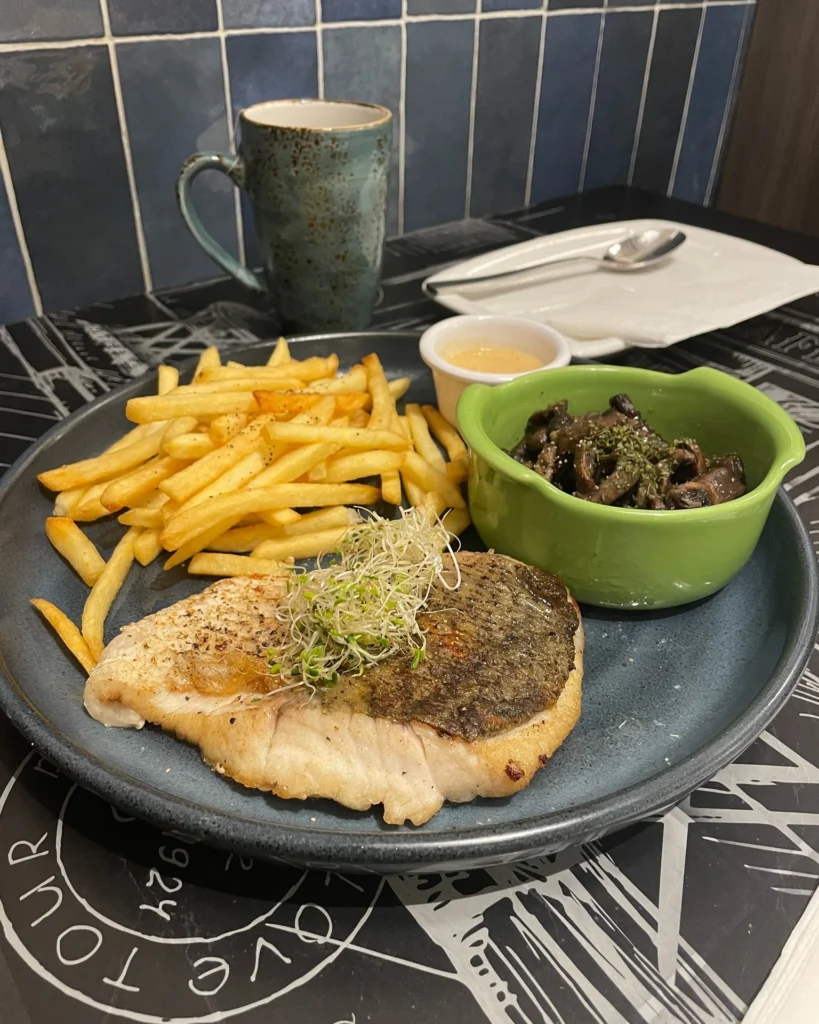 Poulet Menu Items